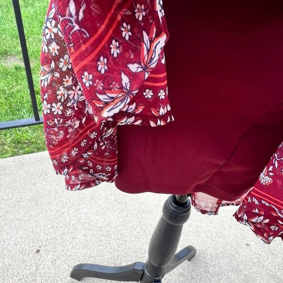 Aula sheer burgundy top, ruffle hem & open shoulder, women's size M - Picture 8 of 12